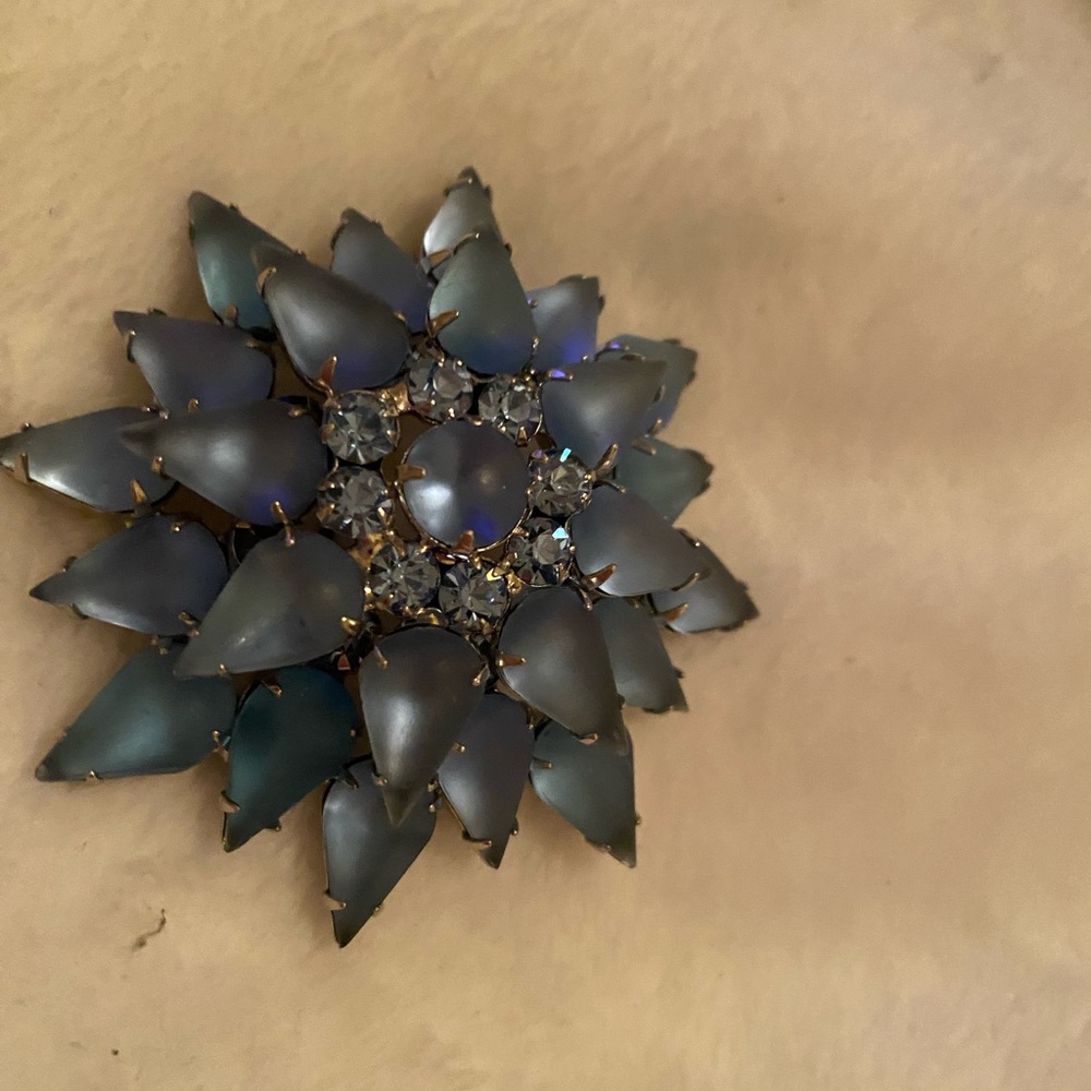 Vintage blue stone broach
